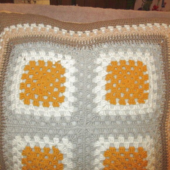 Vtg Crochet Hand Knit Granny Square Pillow Cover 18" Zip Closure Boho Hippie 70s - Picture 2 of 10